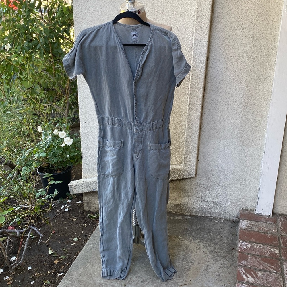NSF great jumpsuit with belt loops and two great front pockets w/ a back pocket - Picture 2 of 14